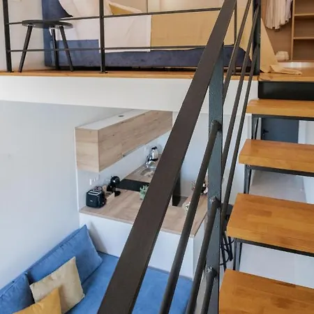 Stylish & Elegant Loft In The Center *